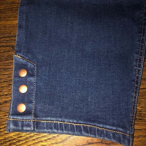 Cropped jeans. 22. - Picture 2 of 3